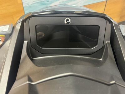 2025 Sea-Doo RXT-X 325 Ice Metal / Manta Green — photo 12 view