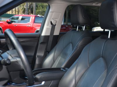 2020 Toyota Highlander Hybrid - Photo 12