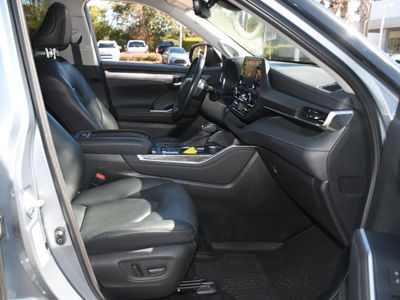 2020 Toyota Highlander Hybrid - Photo 21