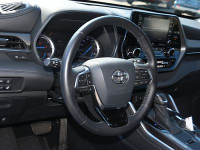 2020 Toyota Highlander Hybrid - Photo 8