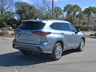 2020 Toyota Highlander Hybrid - Photo 2