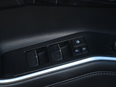2020 Toyota Highlander Hybrid - Photo 10