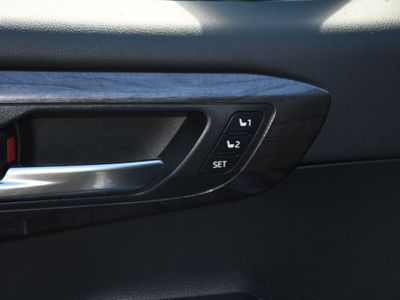 2020 Toyota Highlander Hybrid - Photo 11
