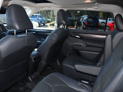 2020 Toyota Highlander Hybrid - Photo 16