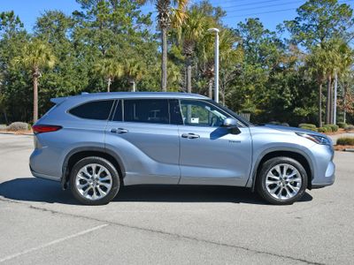 2020 Toyota Highlander Hybrid - Photo 1