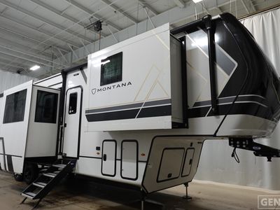 2026 Keystone Montana - Photo 2