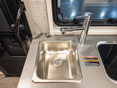 2027 Winnebago EKKO — photo 10 view