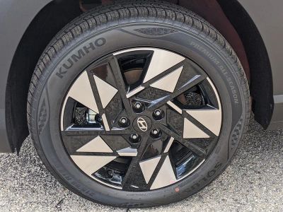 2025 Hyundai KONA — photo 11 view