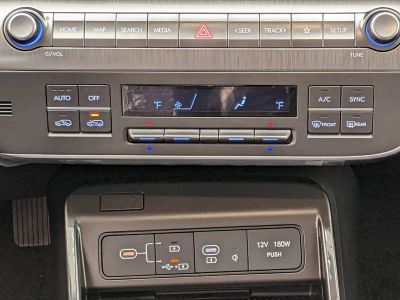2025 Hyundai KONA — photo 17 view