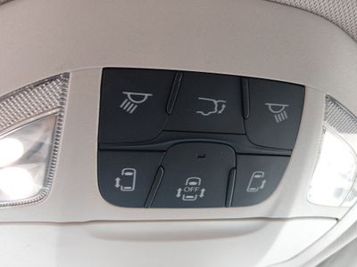 2023 Chrysler Voyager — photo 19 view