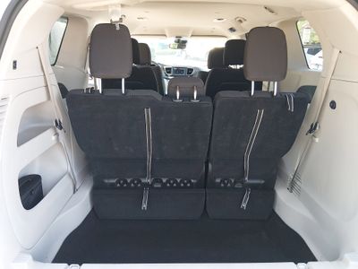 2023 Chrysler Voyager — photo 11 view