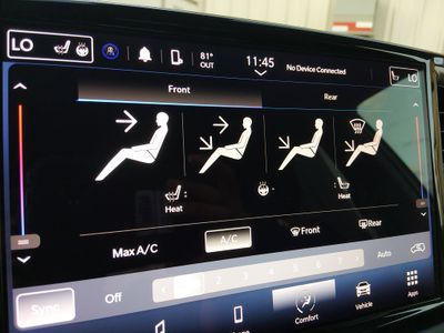 2023 Chrysler Pacifica — photo 18 view