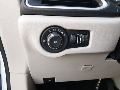 2023 Chrysler Pacifica — photo 13 view