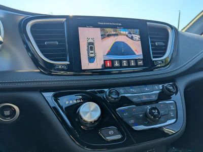 2026 Chrysler Pacifica — photo 21 view