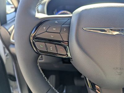 2026 Chrysler Pacifica — photo 18 view