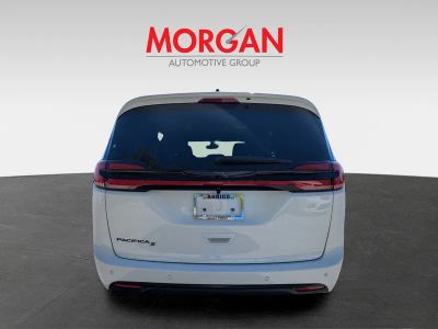 2026 Chrysler Pacifica — detail view