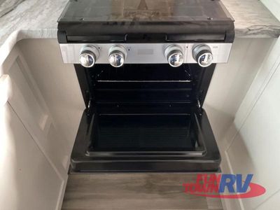 2025 Venture RV Stratus - Photo 18
