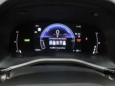 2025 Toyota Camry FWD - Photo 38