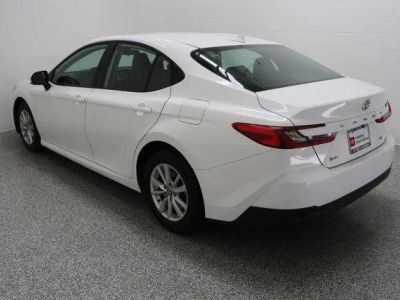 2025 Toyota Camry FWD - Photo 9