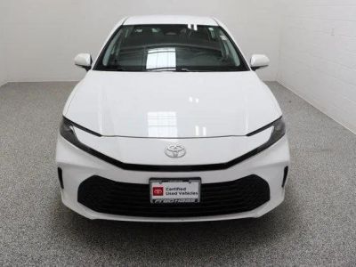 2025 Toyota Camry FWD - Photo 3