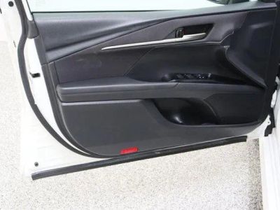 2025 Toyota Camry FWD - Photo 12