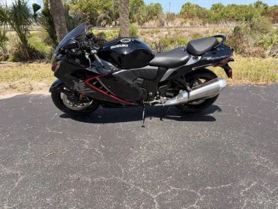 2026 Suzuki Hayabusa — front three-quarter view