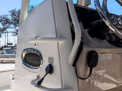 2018 Boston Whaler 240 Dauntless Pro - Photo 2
