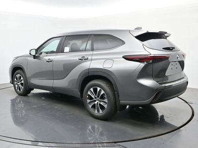 2026 Toyota Highlander - Photo 3