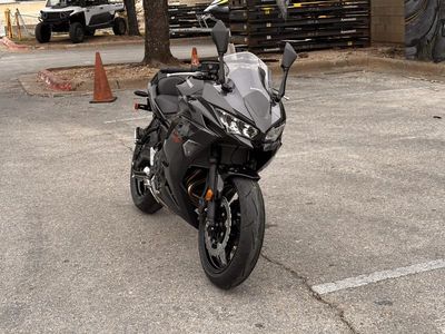 2026 Kawasaki Ninja 650 - Photo 4