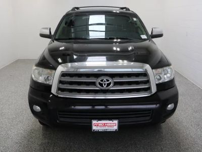 2014 Toyota Sequoia RWD - Photo 3