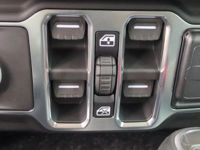 2026 Jeep Gladiator — photo 25 view