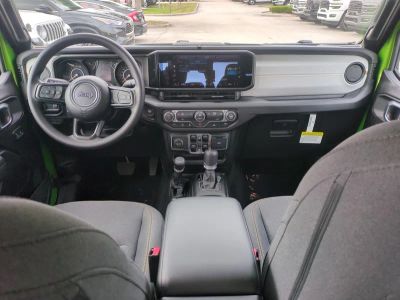 2026 Jeep Gladiator — photo 16 view