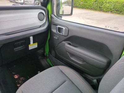 2026 Jeep Gladiator — photo 18 view