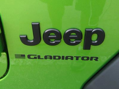 2026 Jeep Gladiator — photo 13 view