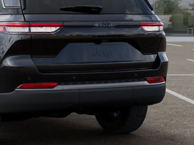 2026 Jeep Grand Cherokee — photo 13 view