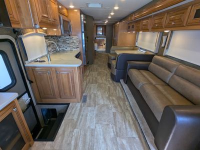 2017 Thor Motor Coach Palazzo - Photo 6