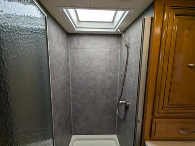 2017 Thor Motor Coach Palazzo - Photo 35