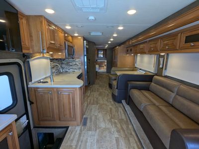 2017 Thor Motor Coach Palazzo - Photo 31
