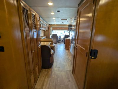 2017 Thor Motor Coach Palazzo - Photo 2