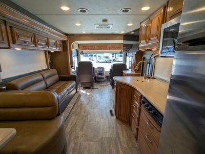 2017 Thor Motor Coach Palazzo - Photo 20