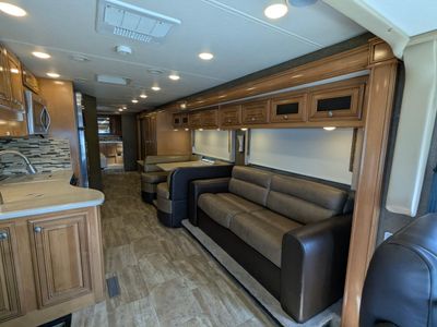2017 Thor Motor Coach Palazzo - Photo 32
