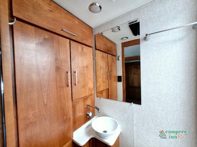 2019 Tiffin Motorhomes Wayfarer - Photo 10