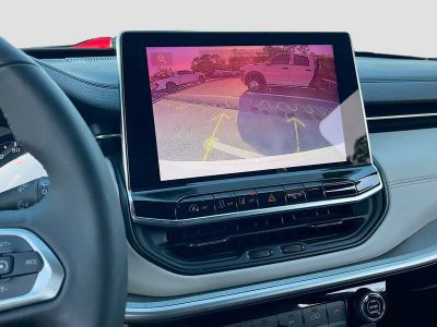 2025 Jeep Compass — photo 13 view