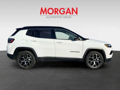 2025 Jeep Compass — photo 8 view