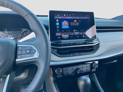 2025 Jeep Compass — photo 14 view