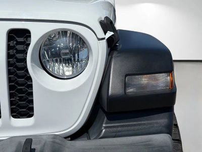 2020 Jeep Gladiator — photo 9 view