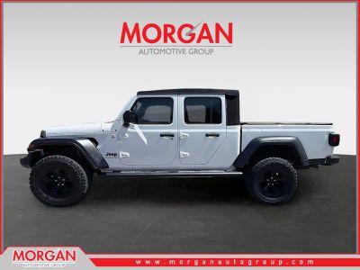 2020 Jeep Gladiator — engine compartment view