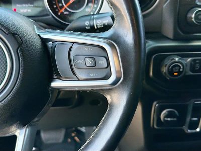 2020 Jeep Gladiator — photo 37 view