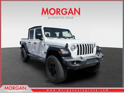 2020 Jeep Gladiator Sport S in Bright White Clearcoat — front three-quarter view