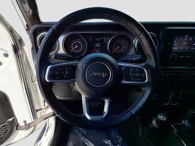 2020 Jeep Gladiator — photo 38 view